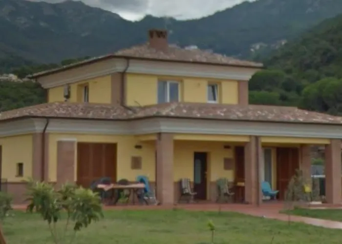 In A 500m Dal Mare - Marciana M Lägenhet *